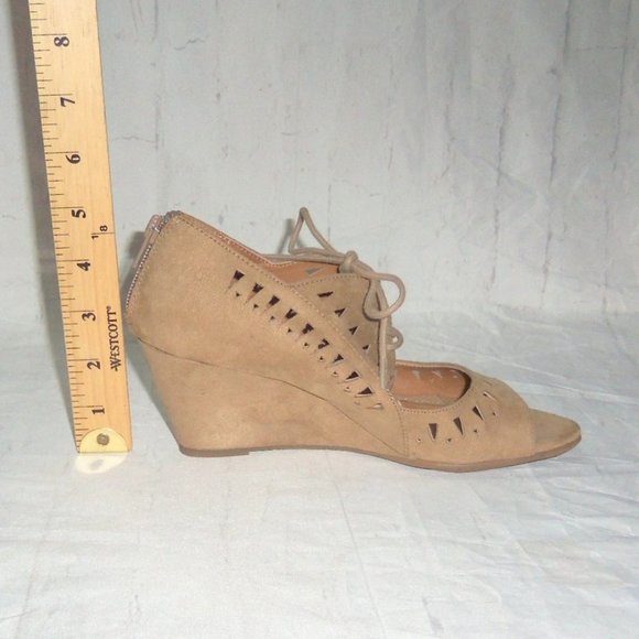 Jaclyn Smith Tan Effie Lace Up Back Zip Wedge Sandals - Sz 7 - Picture 7 of 14